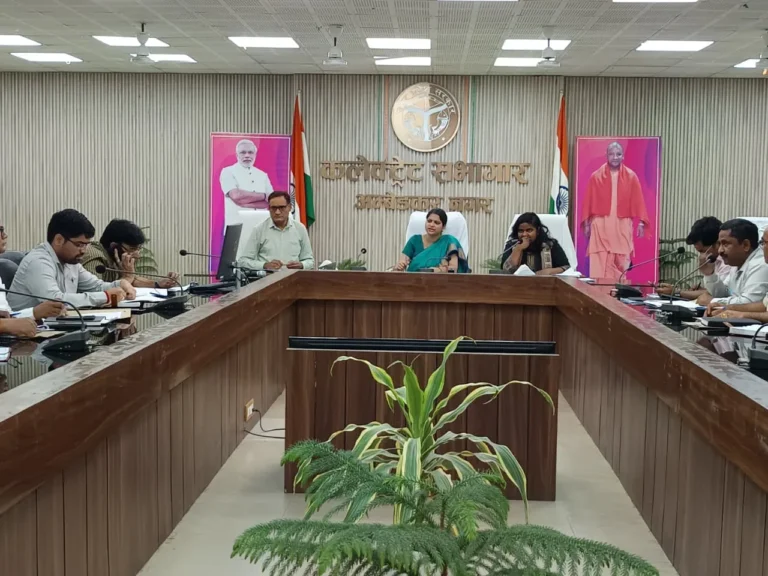 लू–प्रकोप (हीटवेव) प्रबंधन के संबंध में संबंधित विभागों के अधिकारियों के साथ डीएम ने की समीक्षा बैठक