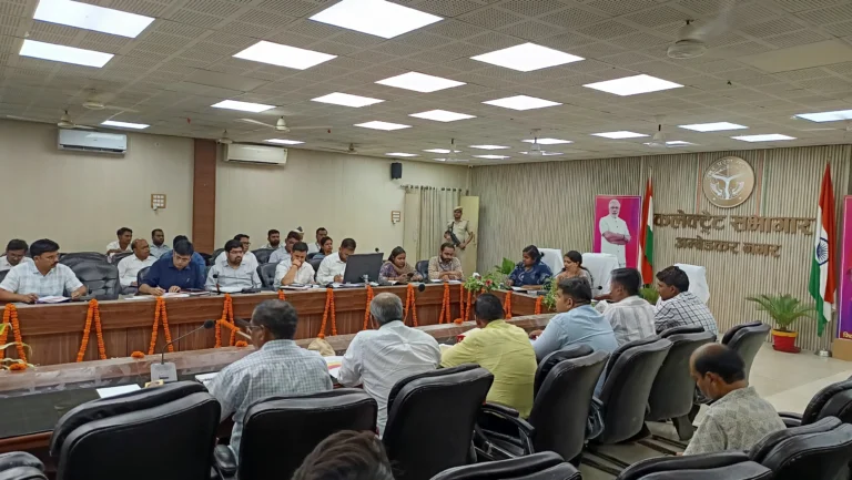 जिलाधिकारी ने जनगणना-2027 के प्रगति की समीक्षा की, कार्य में तेजी लाने के निर्देश दिए