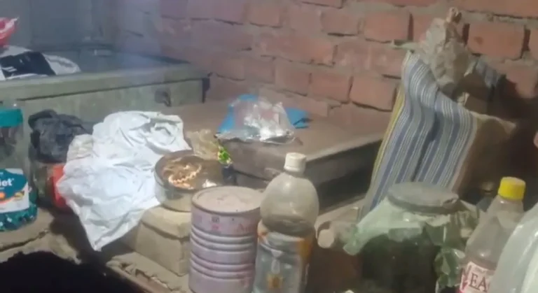 चोरों ने सोने चांदी के आभूषण व नगदी समेत उठा ले गए