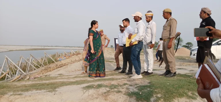 जिलाधिकारी ने बाढ़ शरणालय एवं कटानरोधी कार्यों का किया निरीक्षण