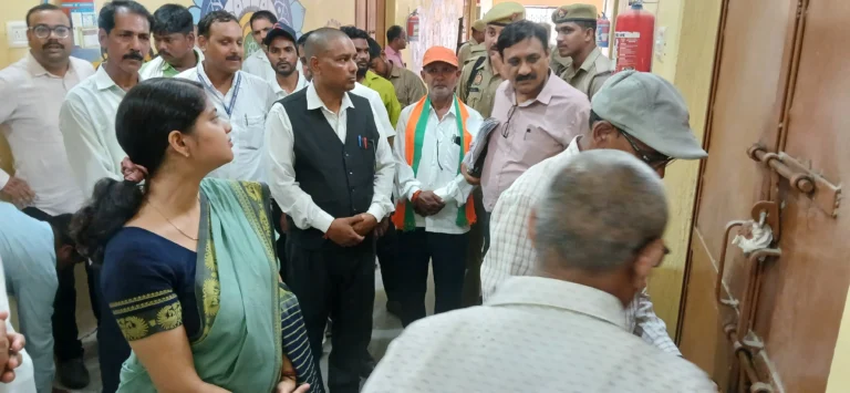 डीएम/ ​जिला निर्वाचन अधिकारी द्वारा EVM वेयरहाउस का त्रैमासिक निरीक्षण, सुरक्षा व्यवस्थाओं का लिया जायजा