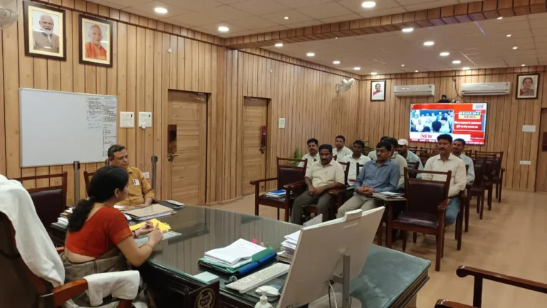 जिलाधिकारी ने उर्वरक आपूर्ति करने वाली कंपनियों के साथ बैठक में डीएपी एवं एनपीके की निर्बाध उपलब्धता सुनिश्चित करने के दिए निर्देश