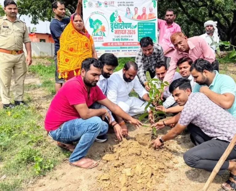 एक पेड़ मां के नाम’ अभियान के तहत वृक्षारोपण कार्यक्रम हुआ संपन्न