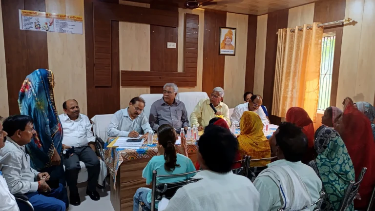 पिछड़ा वर्ग आयोग के अध्यक्ष न्यायमूर्ति ने पिछड़ेपन की समीक्षा की