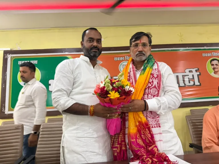 प्रत्येक कार्यक्रम को कार्यकर्ता अपनी जिम्मेदारी समझकर सफल बनाएं- दिलीप देव पटेल