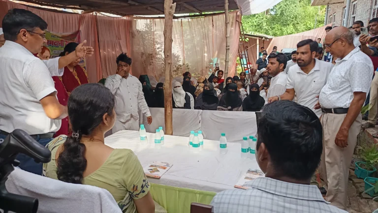 जिलाधिकारी ने समर्थ योजना के अंतर्गत 45 दिवसीय बुनकर प्रशिक्षण कार्यक्रम का किया शुभारंभ