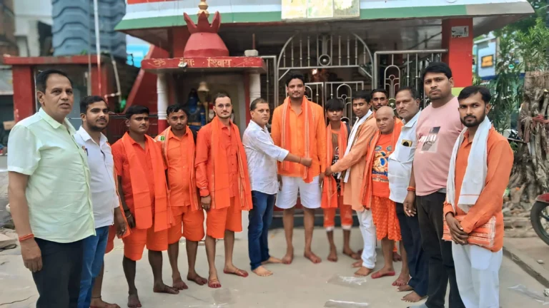 जलालपुर से बाबाधाम के लिए काँवड़ यात्रा रवाना