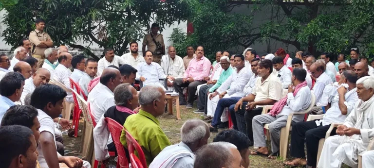 अम्बेडकरनगर–इलाज के बाद स्वस्थ्य होकर रामनगर पहुंचे सपा विधायक त्रिभुवन दत्त, समर्थकों की उमड़ी भीड़