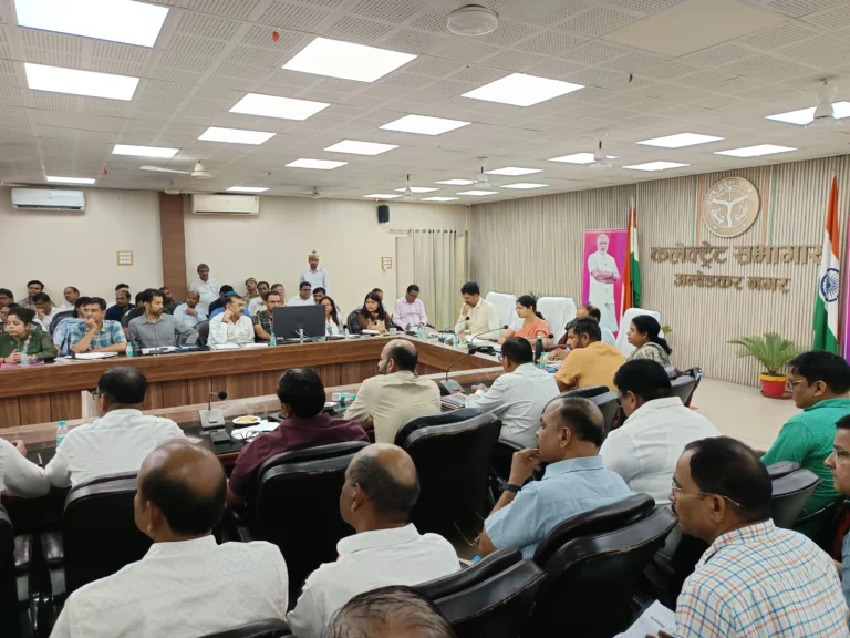जन सामान्य की शिकायतों का गुणवत्तापूर्ण एवं समयबद्ध निस्तारण सुनिश्चित करें –जिलाधिकारी