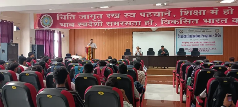 प्रतियोगी परीक्षाओं की तैयारियों को लेकर ज्वाइंट मजिस्ट्रेट थनिगईयरसन टी ने छात्र-छात्राओं के साथ किया संवाद
