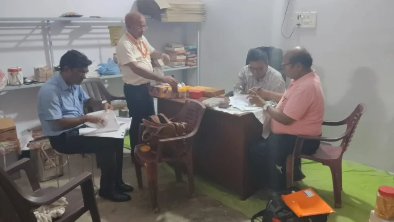 विभिन्न खाद्य प्रतिष्ठानों का खाद्य सुरक्षा अधिकारी ने किया औचक निरीक्षण, लिए नमूने