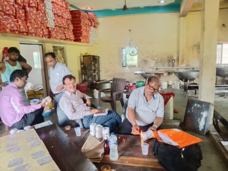 रक्षाबन्धन पर्व पर खाद्य प्रतिष्ठानों से 10 नमूने लिए