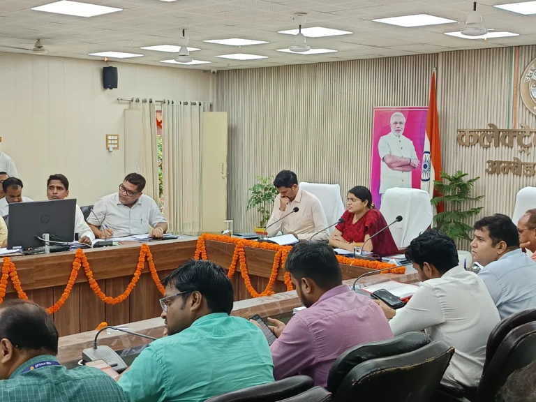 सीएम युवा योजना की अद्यतन प्रगति की जिलाधिकारी ने की समीक्षा