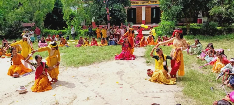 कृष्ण जन्माष्टमी की पूर्व संध्या पर विद्यालय में हुआ भव्य आयोजन