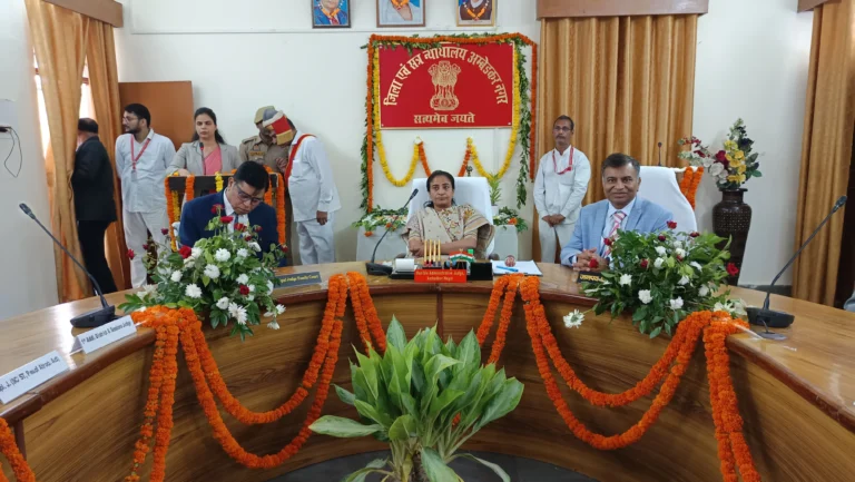 न्यायालय परिसर में नवनिर्मित पारिवारिक न्यायालय भवन का हुआ उद्घाटन