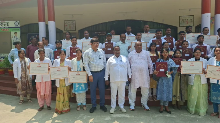 30 होम्योपैथिक फार्मासिस्ट एवं 19 एक्स-रे टेक्नीशियनों को वितरित किए गए नियुक्ति पत्र