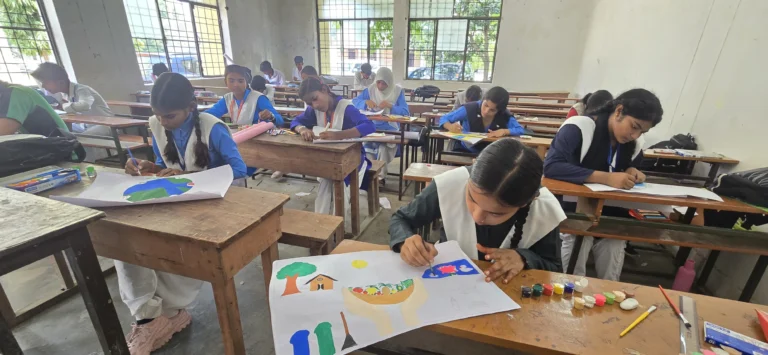 ‘मेरे सपनों का भारत’ में विद्यार्थियों ने उकेरी विकसित भारत की तस्वीर