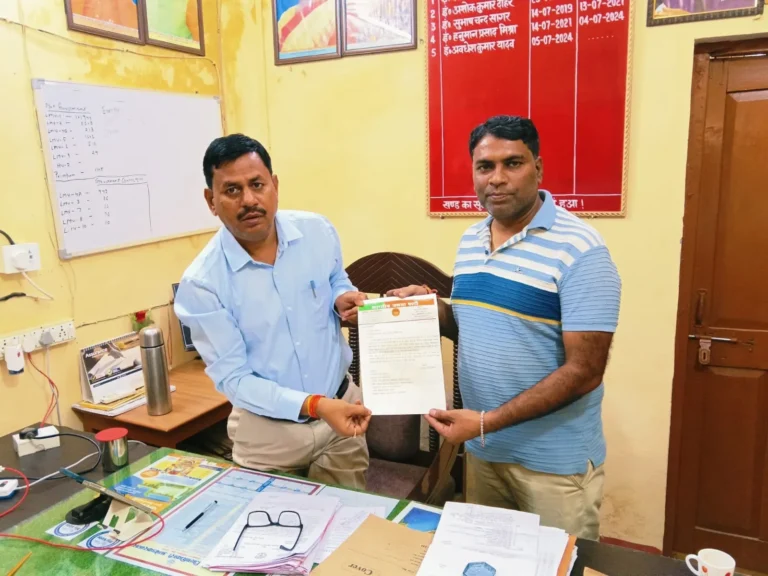 विद्युत समस्याओं को लेकर भाजपा नेता ने अधिशासी अभियंता को दिया ज्ञापन