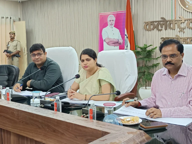 जननी सुरक्षा, संस्थागत प्रसव एवं आयुष्मान योजना की प्रगति की समीक्षा, लापरवाही पर कार्रवाई के निर्देश