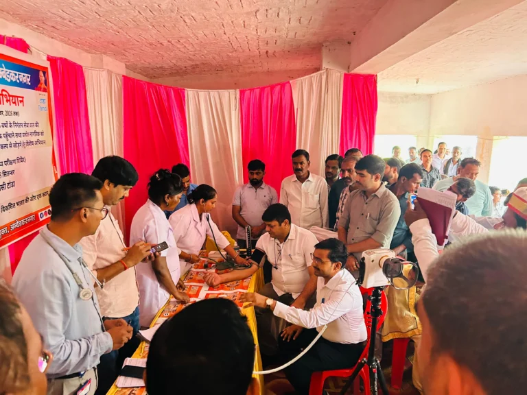 श्रमिक स्वास्थ्य परीक्षण एवं जागरूकता शिविर का आयोजन