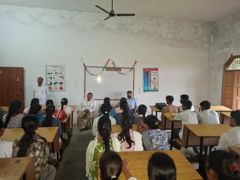विद्यालयों में ईएलसी को सक्रिय करते हुए पात्र युवाओं को मतदाता सूची से जोड़ने का अभियान जारी
