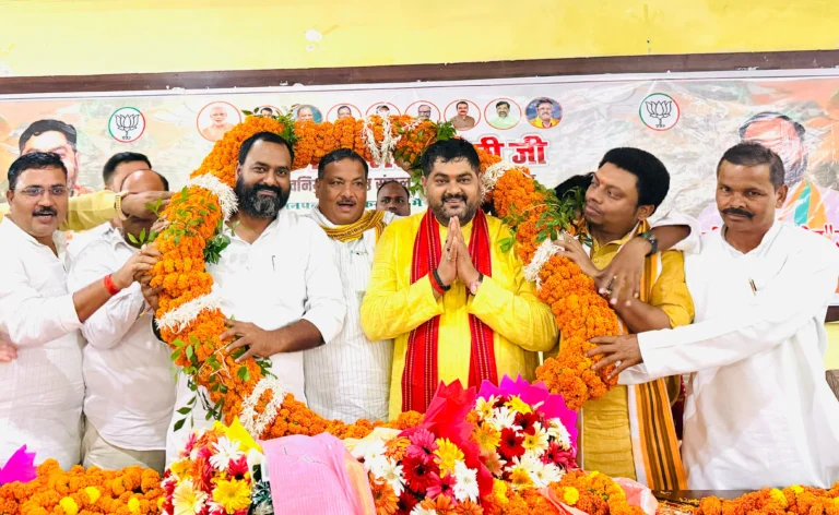 डॉ.मिथिलेश त्रिपाठी को प्रकोष्ठ संकुल प्रदेश सह संयोजक बनाए जाने पर हुआ भव्य स्वागत