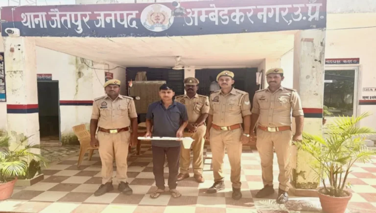 एक वर्ष से फरार 25 हजार के इनामी को पुलिस ने किया गिरफ्तार