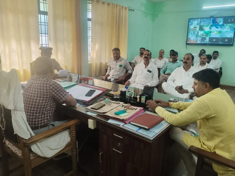 त्योहारों को लेकर परिवहन व्यवस्था सुव्यवस्थित करने को लेकर बैठक