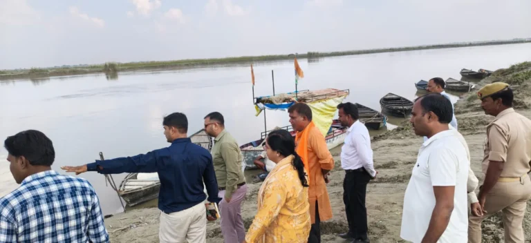 शारदीय नवरात्रि के दृष्टिगत डीएम के निर्देश पर मूर्ति विसर्जन घाटों एवं स्थलों का निरीक्षण, तैयारियों का लिया जायजा