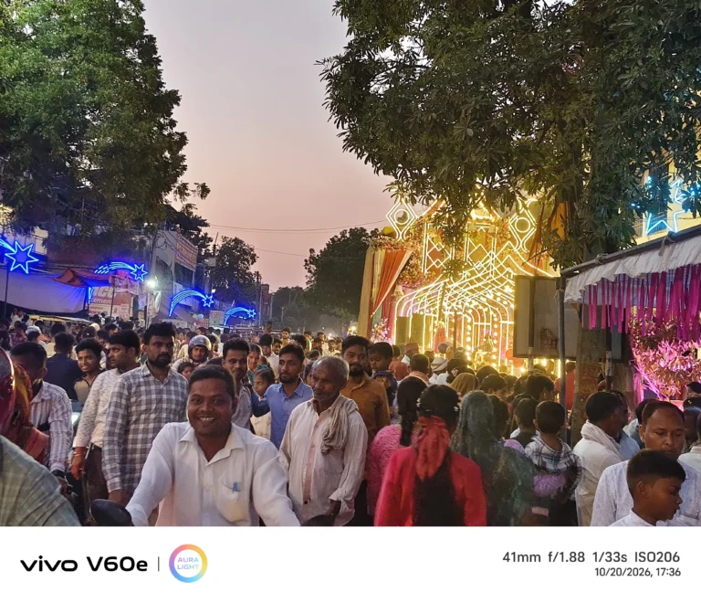 रामनगर में दशहरे के मेले में उमड़ा जनसैलाब, सैकड़ों दुकानों पर लगी रही भीड़; मुस्तैद दिखा पुलिस प्रशासन