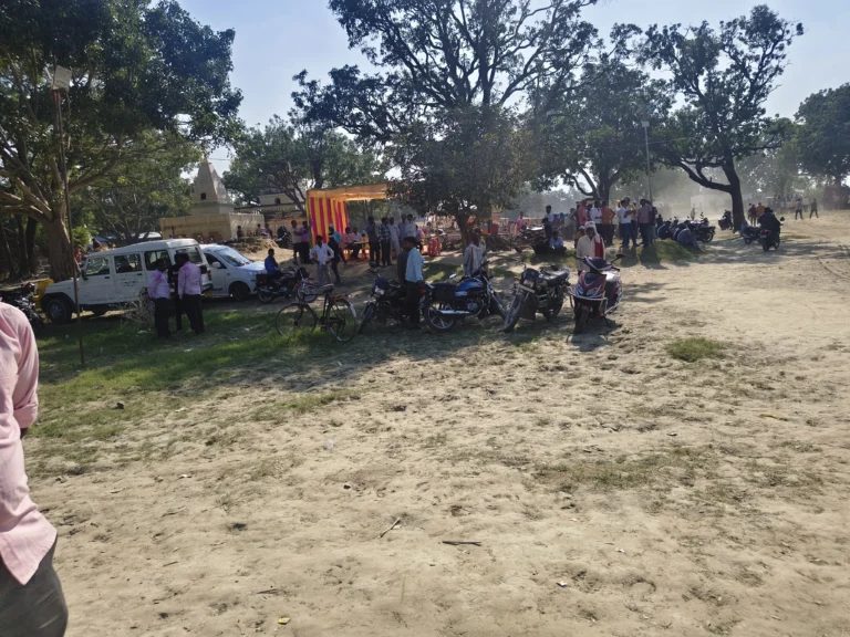 चहोड़ा घाट पर सैकड़ों दुर्गा प्रतिमाओं का विसर्जन, मां की विदाई पर गमगीन हुए श्रद्धालु; मुस्तैद रहा प्रशासन*