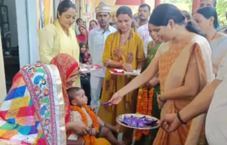 डीएम ईशा प्रिया ने पोषण जागरूकता रैली को दिखाई हरी झंडी