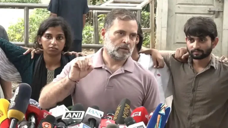 ‘ऊपर से नीचे तक… सबको देंगे सजा, अपने पास सबूत रखिए’, राहुल गांधी ने पुलिस को दी खुली चेतावनी